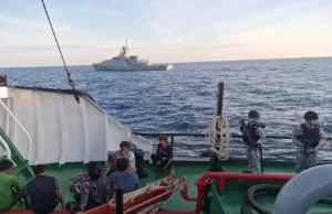 ทัพเรือสกัดเรือน้ำมันต้องสงสัย ส่อส่งยุทธปัจจัยไปเขมร