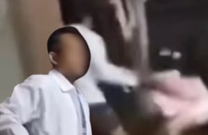 แชร์สนั่น ผู้สมัคร สส.พรรคดัง บุกฉุดกระชาก นร.หญิง ชาวบ้านห้ามวุ่น