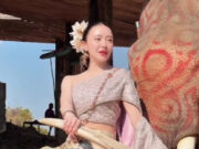 “มายด์ ณภศศิ” ใส่สไบเที่ยวสุรินทร์ แต่ช็อตนั่งงาช้างเจอดราม่า