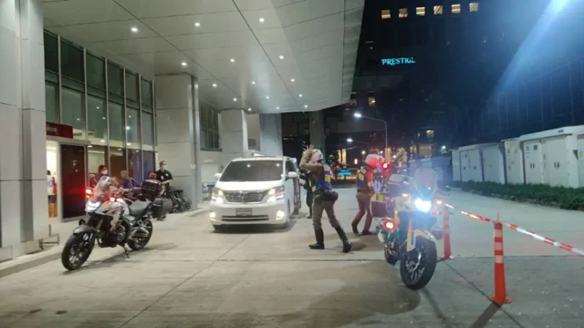 UYq7DGvhnRkqG1rFeKqU